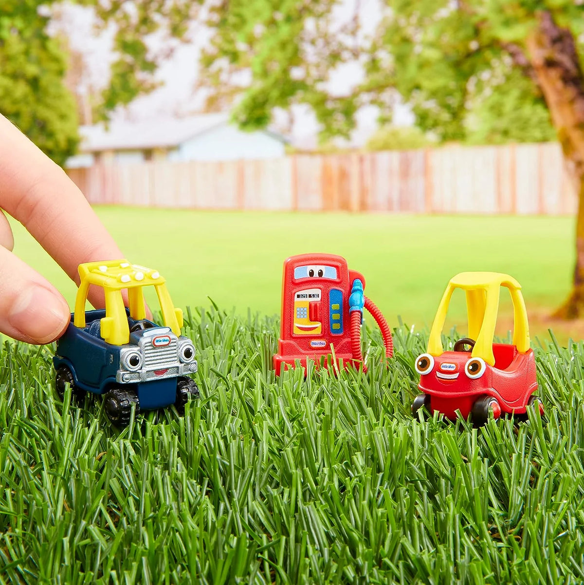 Miniverse Little Tikes Minis Blind Packaging Doubles as Display P806770