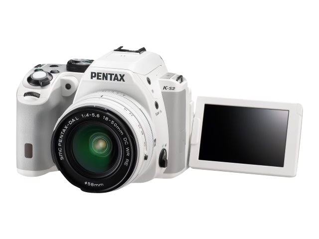White Digital SLR Camera with Lens D43115