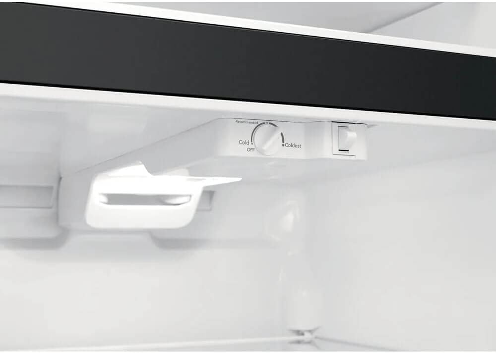 30 Inch Top Freezer Refrigerator with 18.3 cu. ft. Total Capacity Q39995