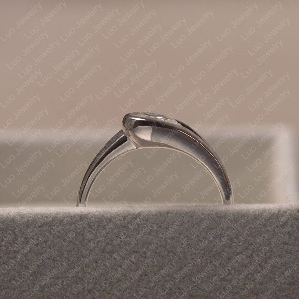 Oval Cut Solitaire Engagement Ring N616