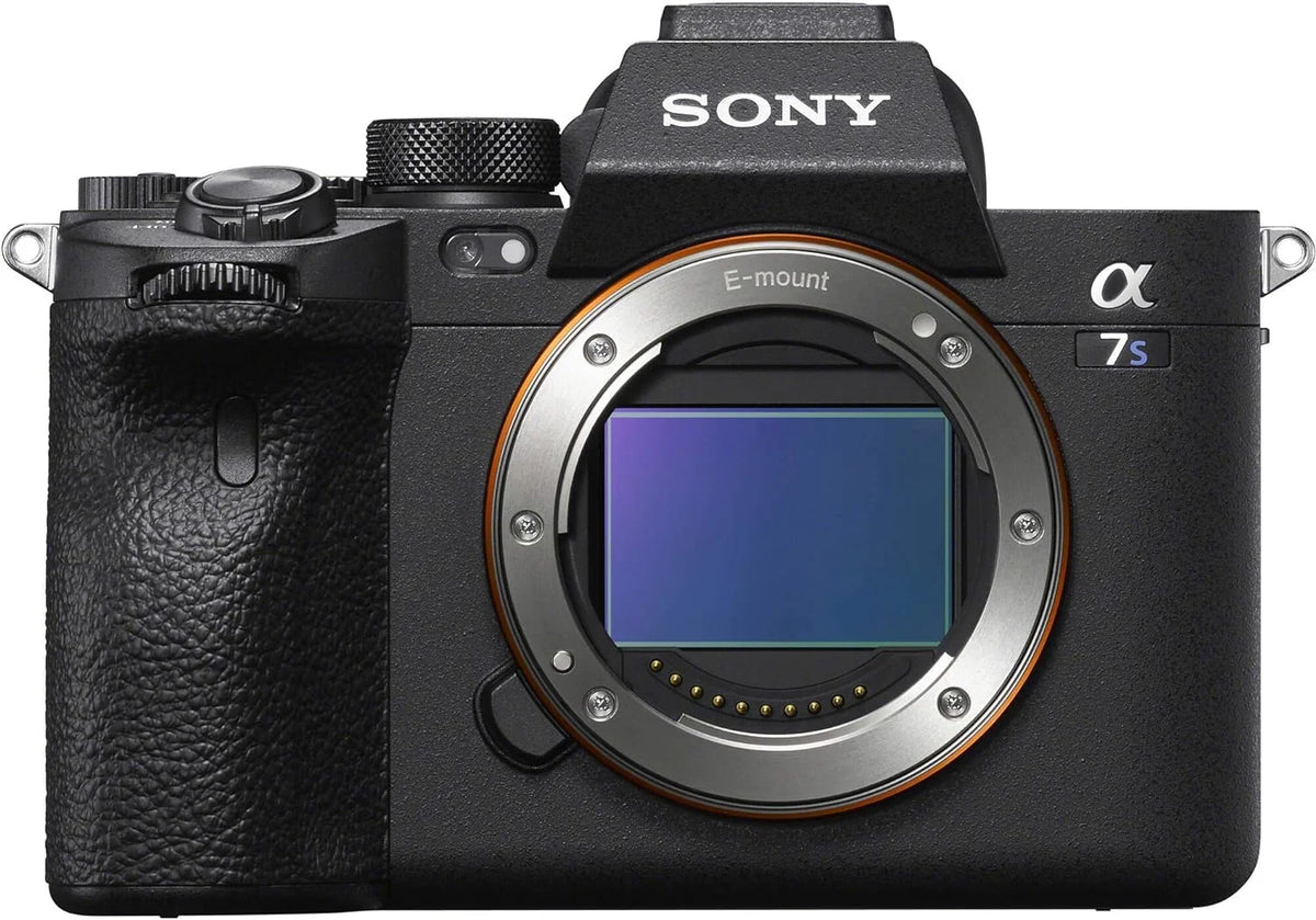 Mirrorless Full Frame Camera Bundle R8067