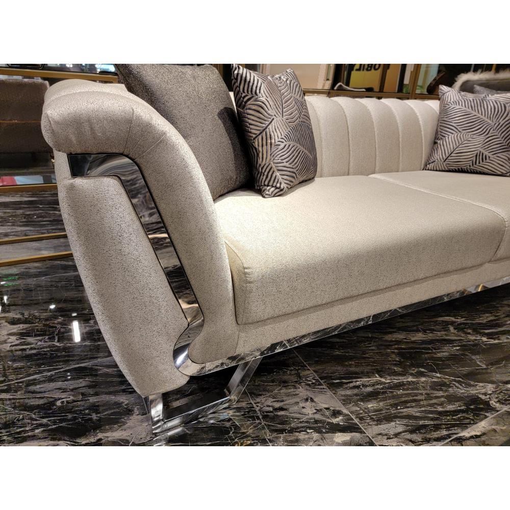 Cream 3 Seat Sofa V94800