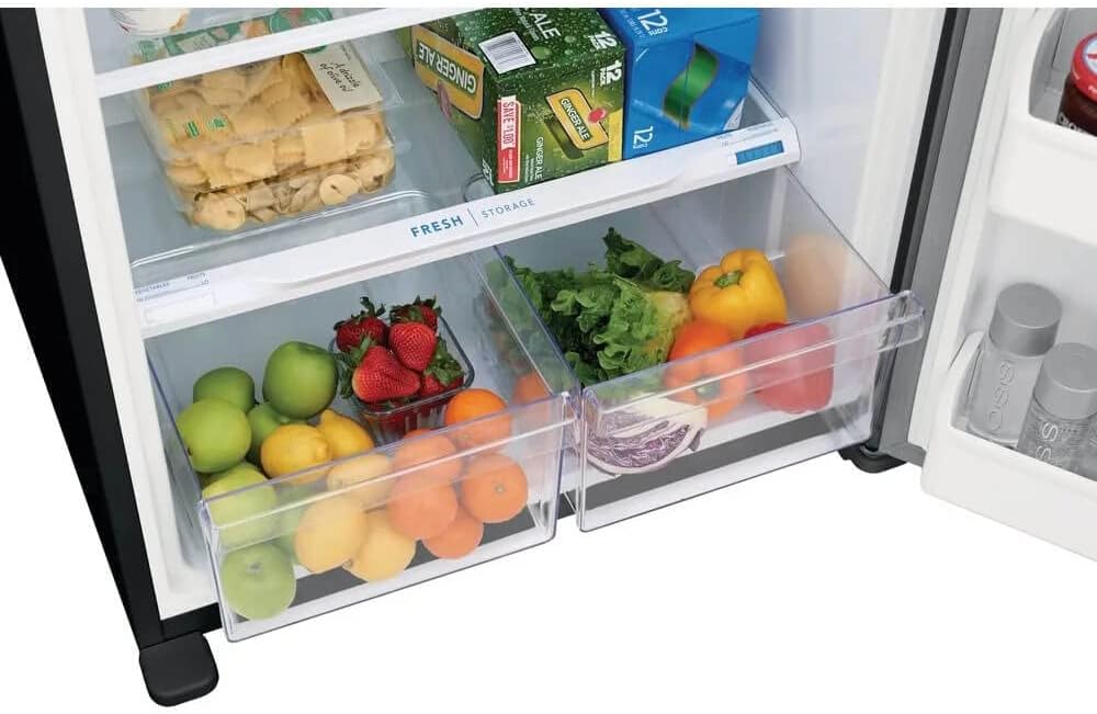 30 Inch Top Freezer Refrigerator with 18.3 cu. ft. Total Capacity Q39995