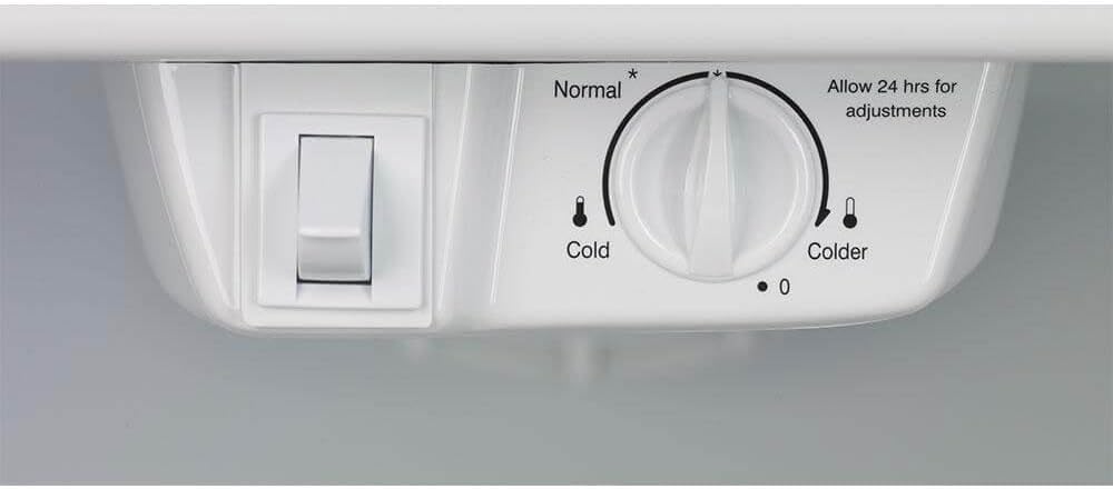 30 Top Freezer Refrigerator with 18 cu. ft. Total Capacity in White R509