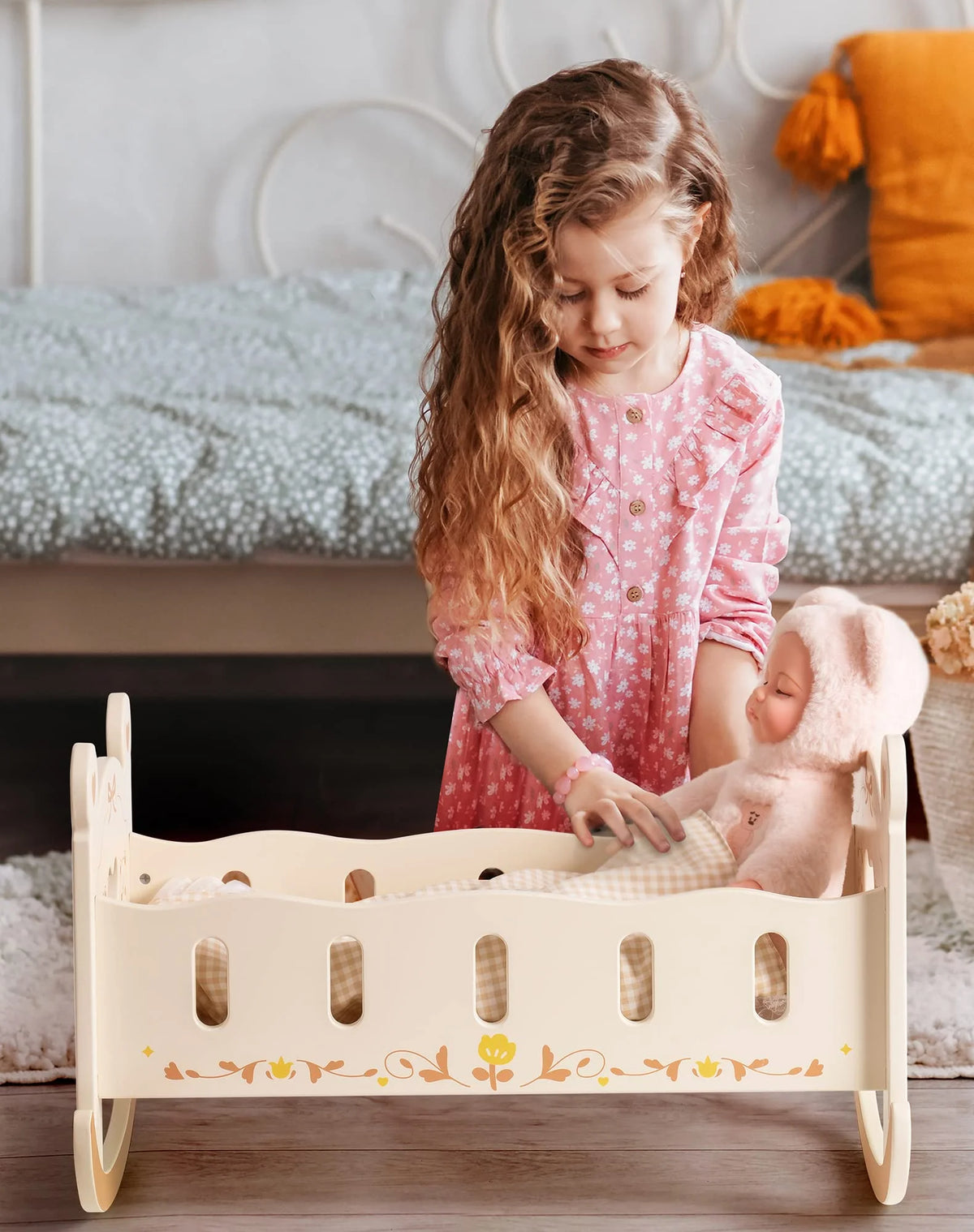 Wooden Doll Cradle with Bedding for 18 Inch Dolls M687126