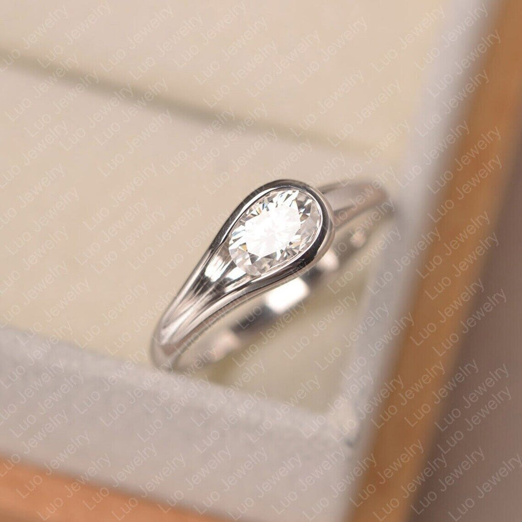 Oval Cut Solitaire Engagement Ring N616
