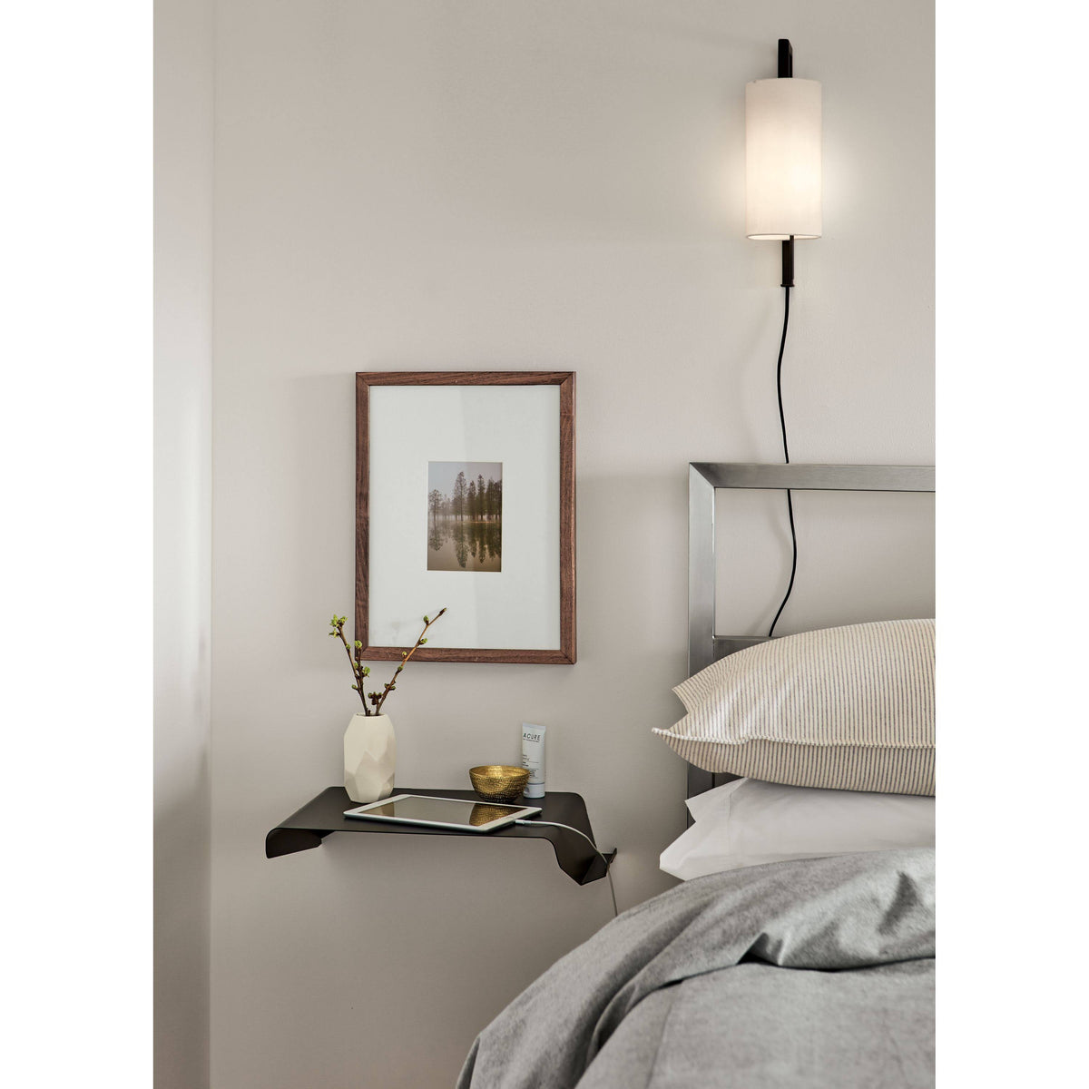 White Cooper Wall Shelf with Left-Side Ledge Q998